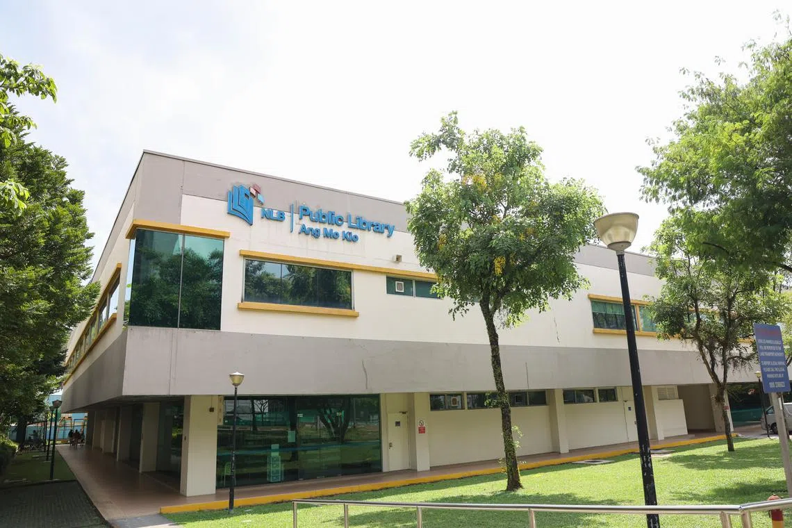 位于宏茂桥6道的宏茂桥公共图书馆自1985年开始运作至今，并曾在2002年和2019年两度进行翻新。（陈心媛摄）