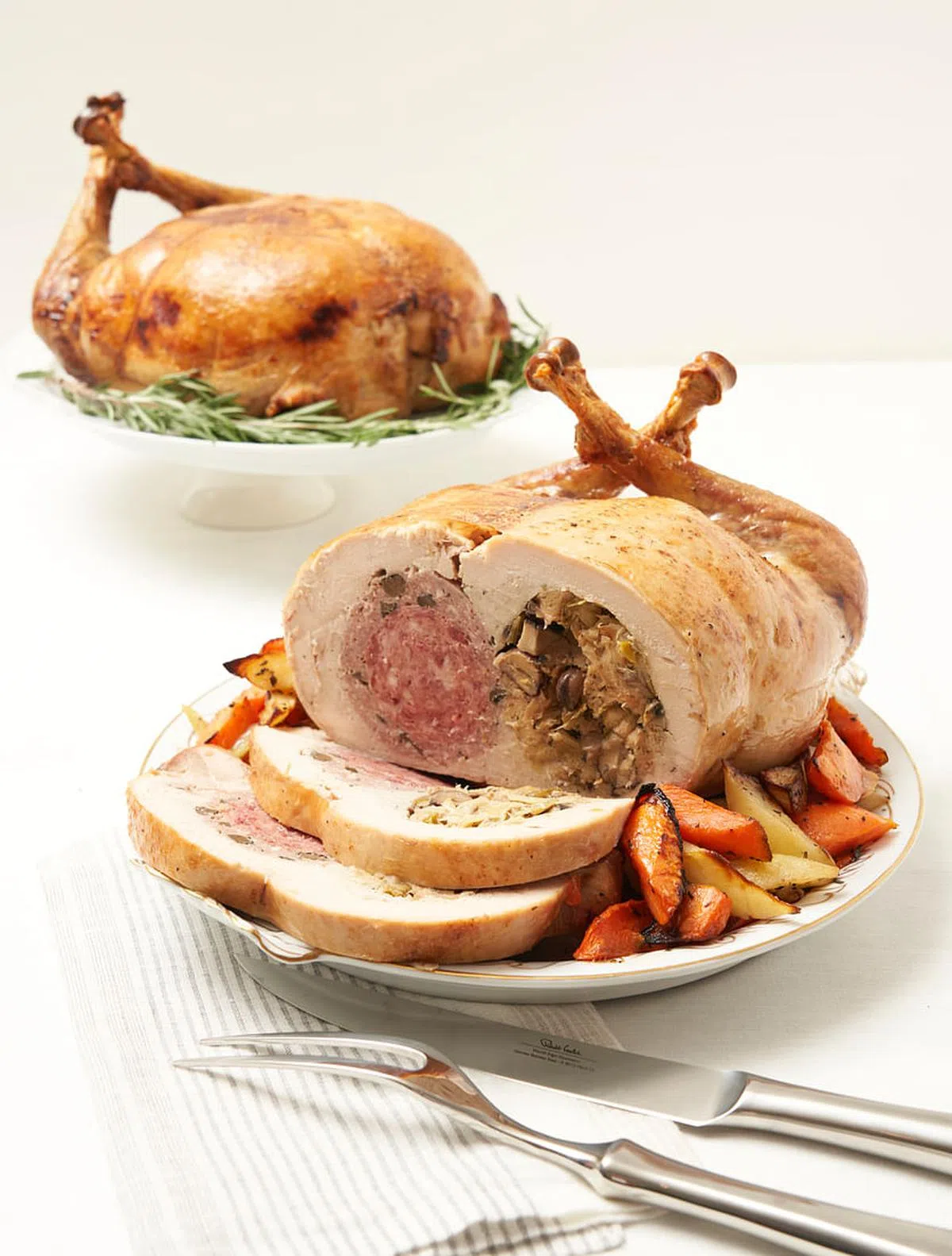 Da Paolo Gastronomia推出双馅去骨烤火鸡。（餐馆提供）