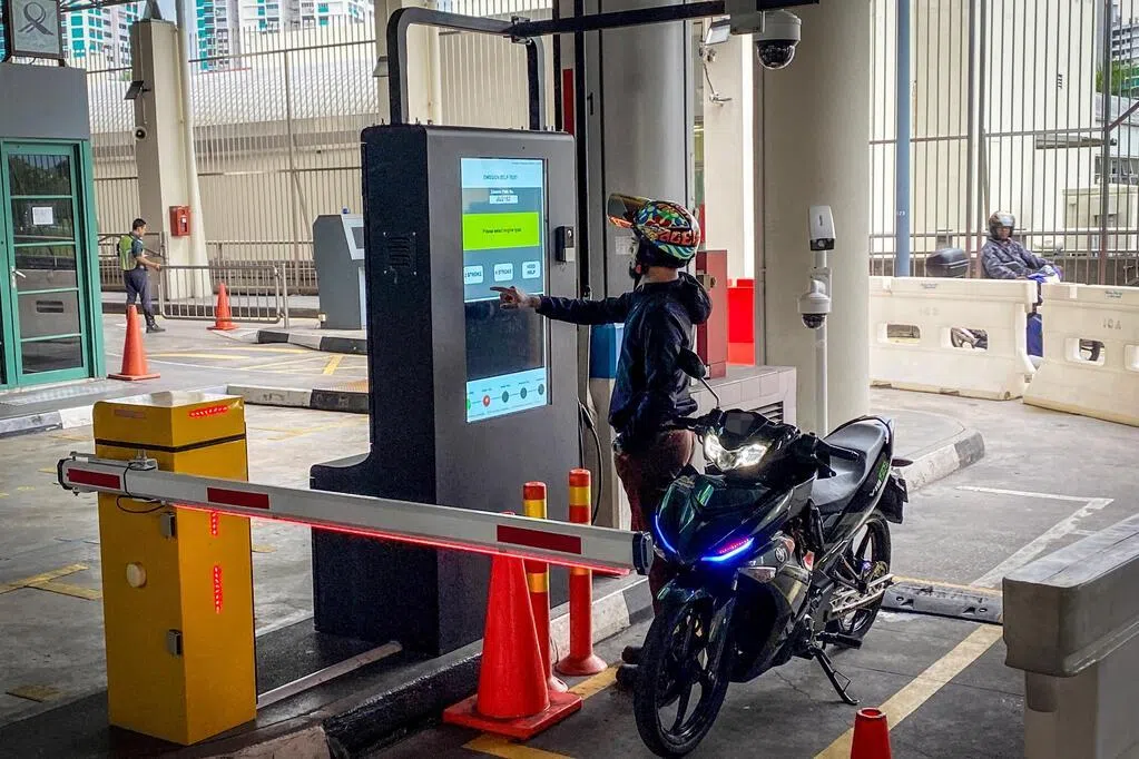 兀兰关卡明年初试行 电单车废气排放自检设施