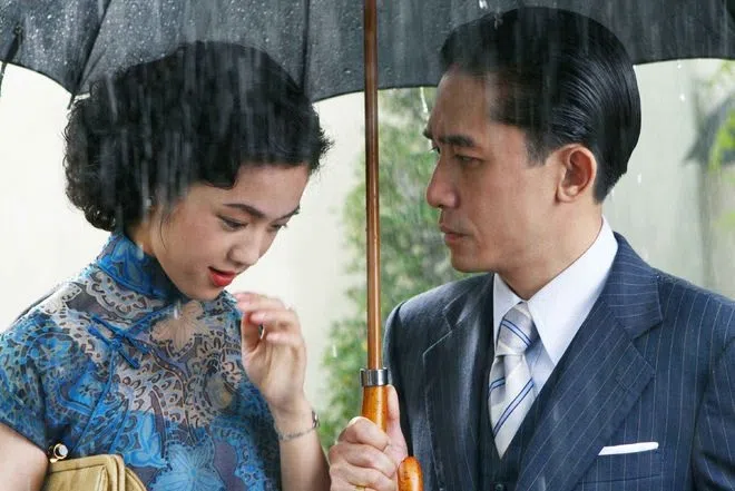 汤唯（左）和梁朝伟在《色戒》中有突破性演出。（互联网）