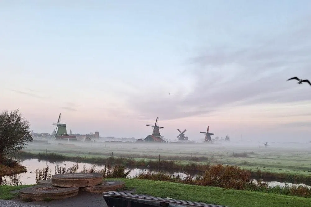 荷兰桑斯安斯风车村 童话般的田园诗意