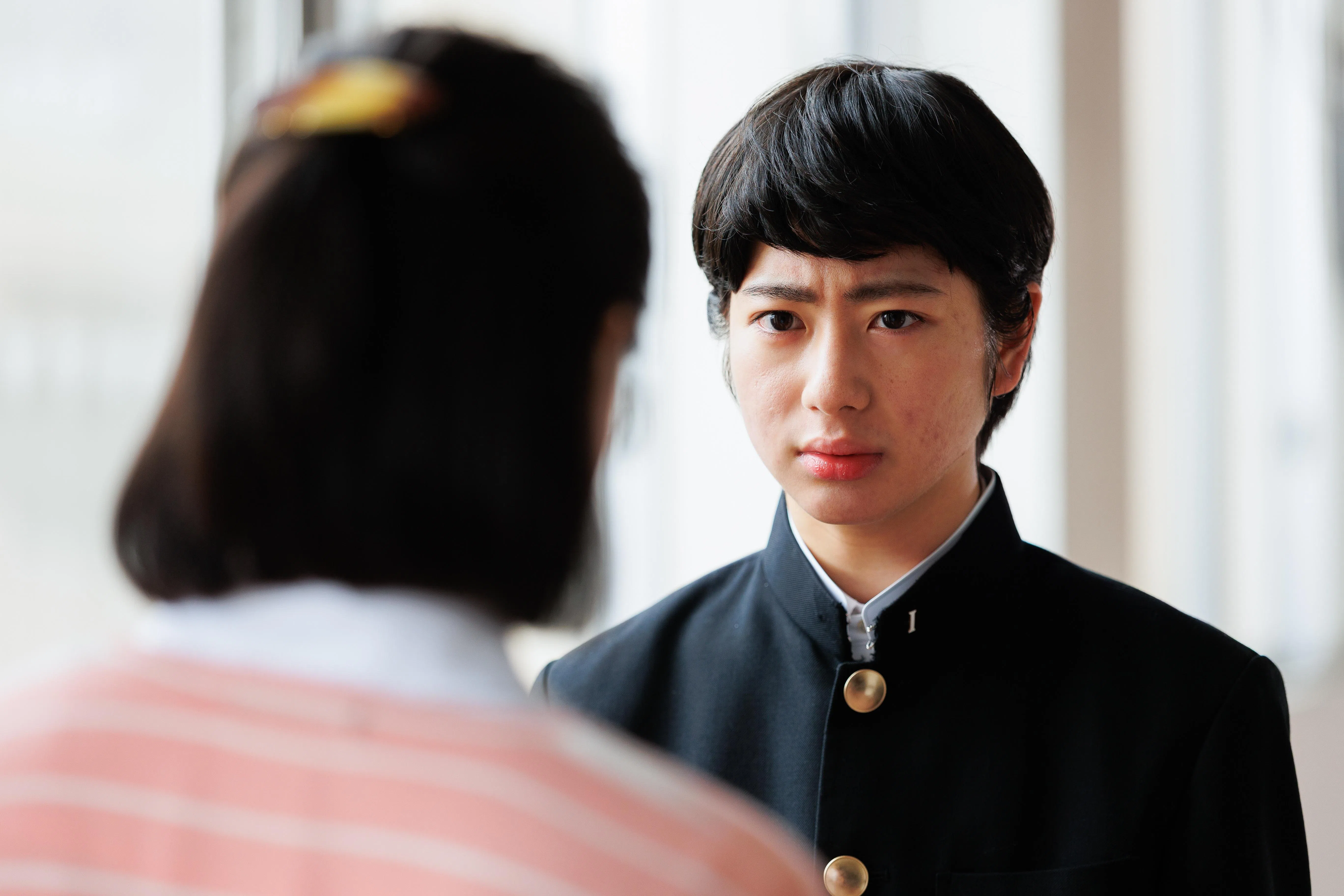 被安放进一具“男孩”躯壳的春菜爱，对“成为真我”的渴望近乎执拗。（Netflix提供）