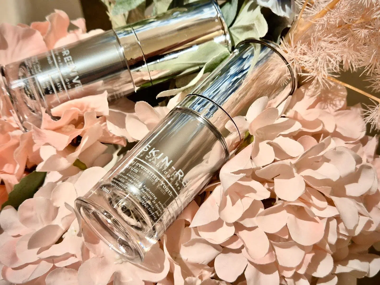 Skin-Revive焕颜青春精华液有助使皮肤看起来更丰满紧致。（剑桥医疗集团提供）