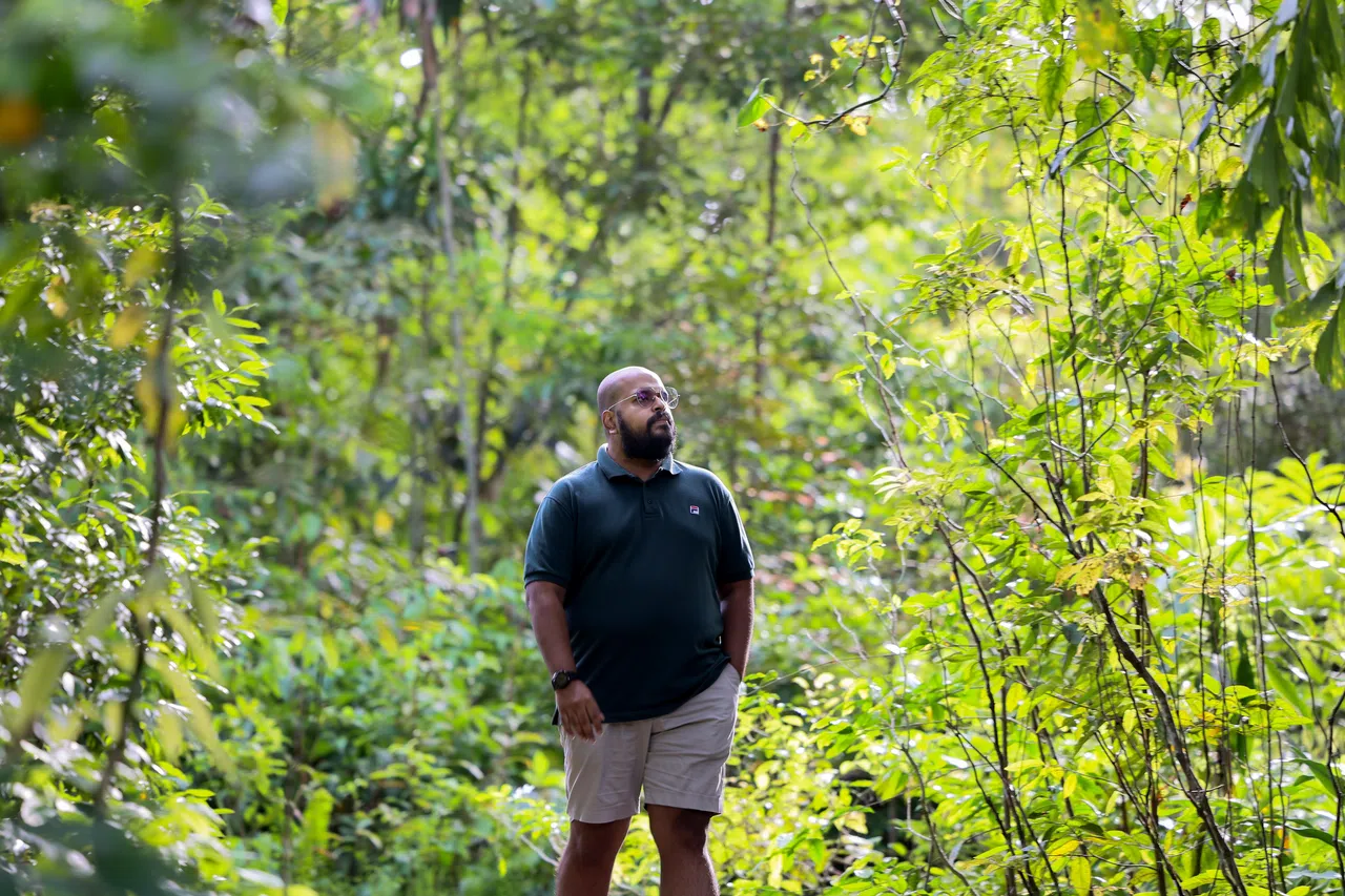 爬虫协会主席坎南·拉贾表示，蛇年来临，协会收到很多邀约，到学校或企业讲解本地蛇类常识，是推广蛇保育的好时机。（龙国雄摄）