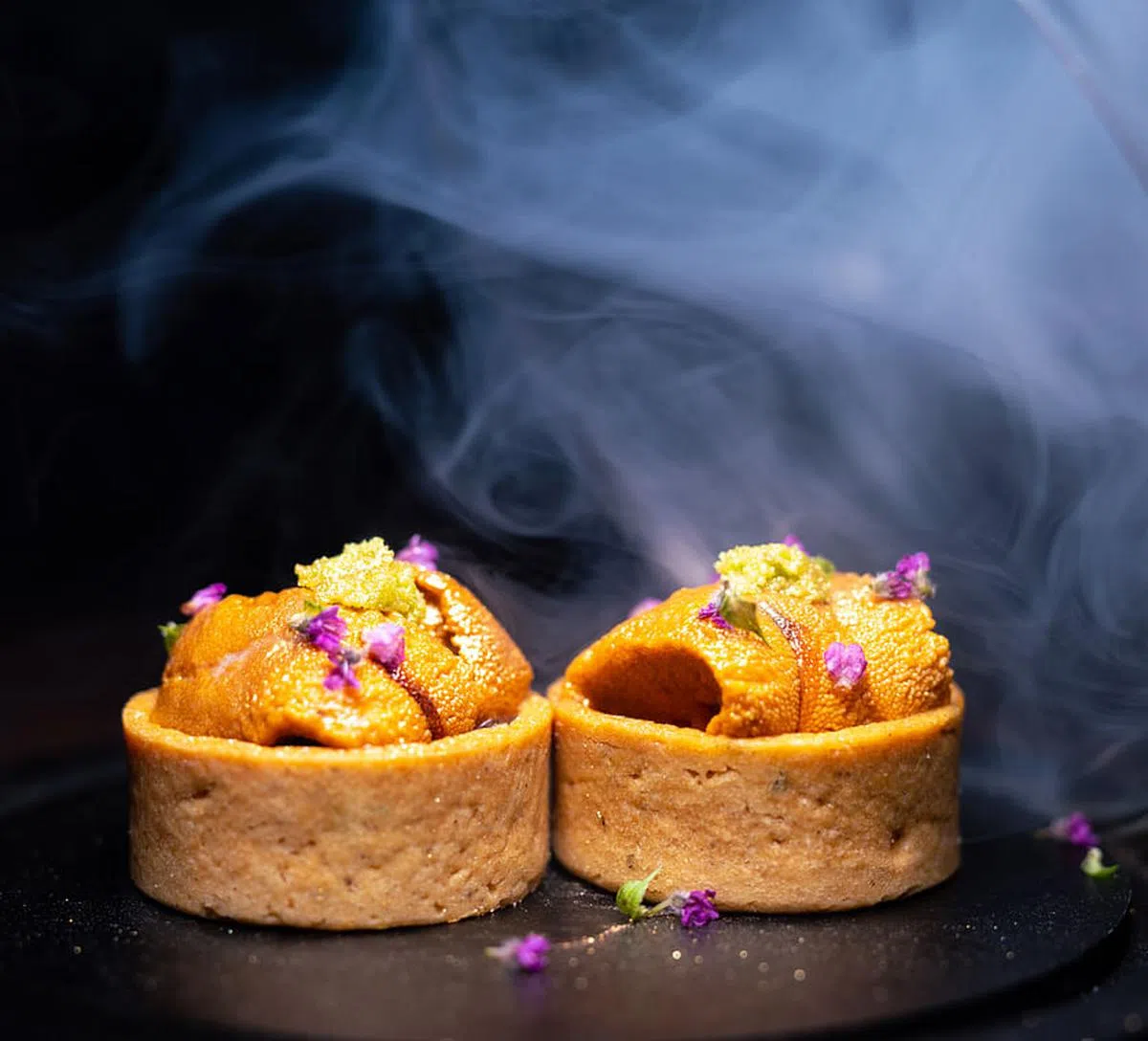 海胆鲑鱼卵挞精致美味。