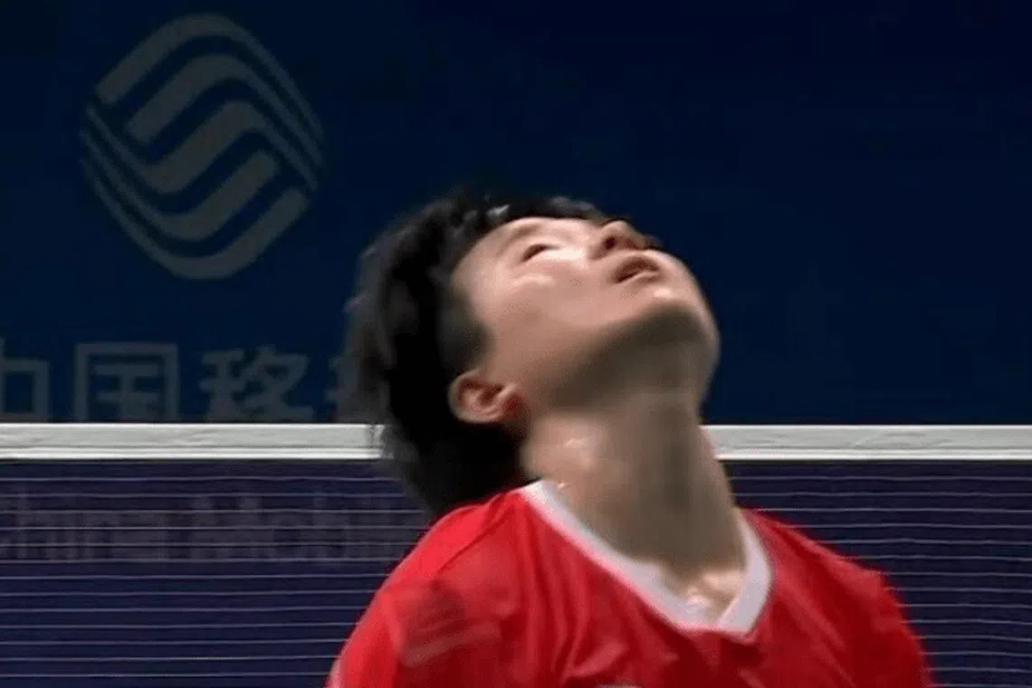 何冰娇输球后感到非常懊悔。（互联网）