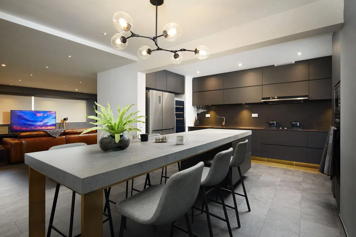 客厅、饭厅、厨房共融于一个开放空间。（Home Guide提供照片）