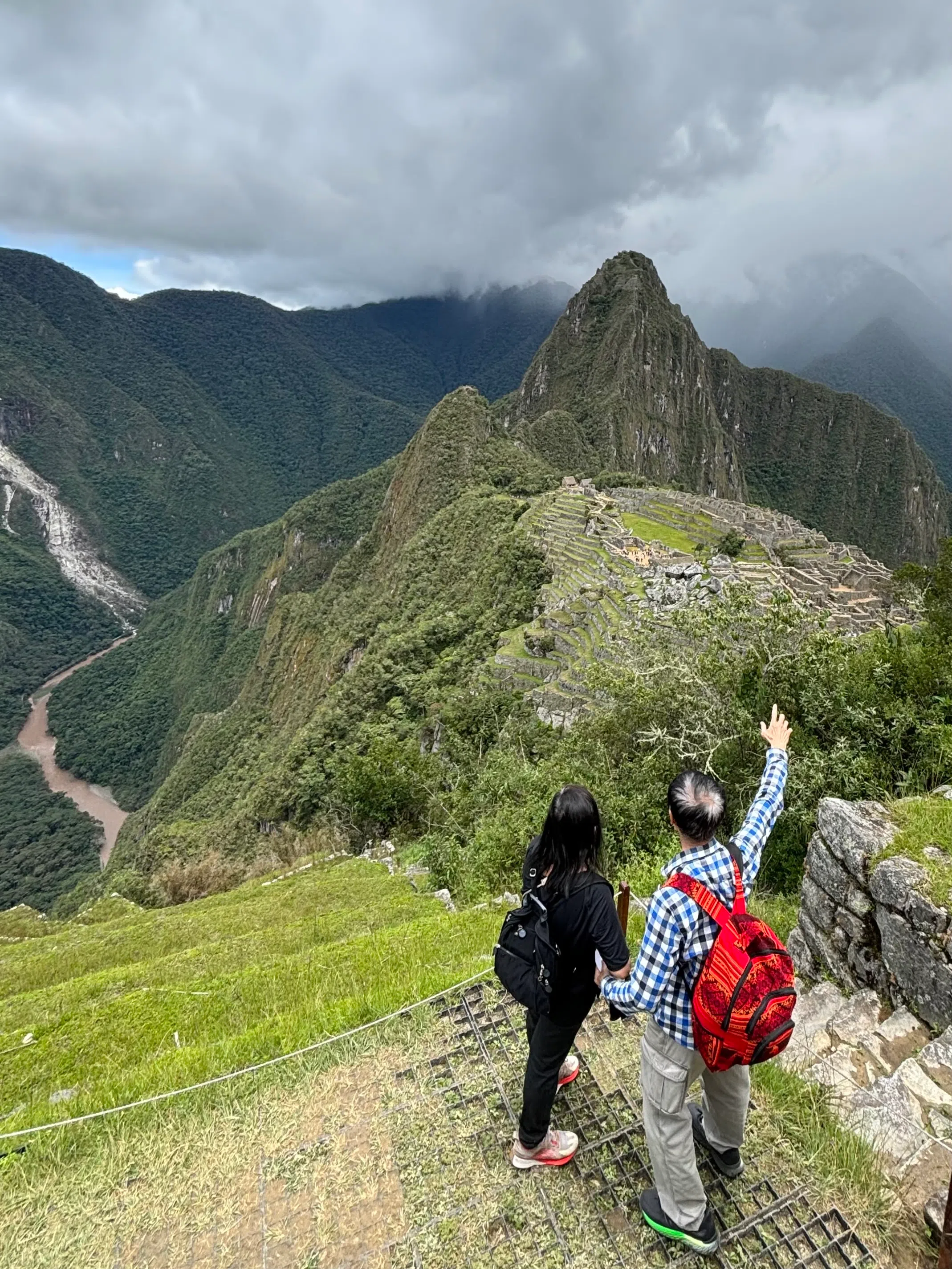 和平船在秘鲁卡亚俄港停靠四天，为的就是让船上乘客有机会前往马丘比丘。
