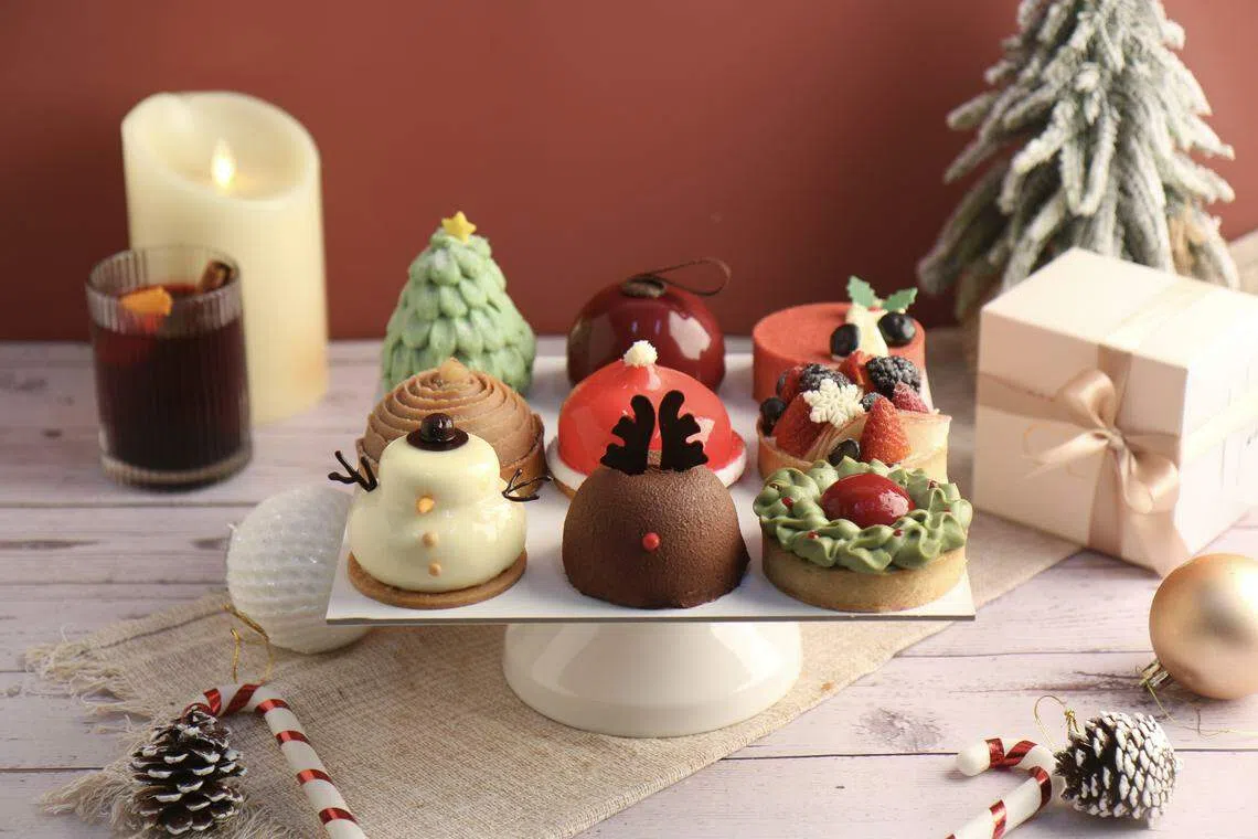 Patisserie CLE的精美圣诞礼盒，每盒有九个圣诞造型蛋糕或小挞。（品牌提供）