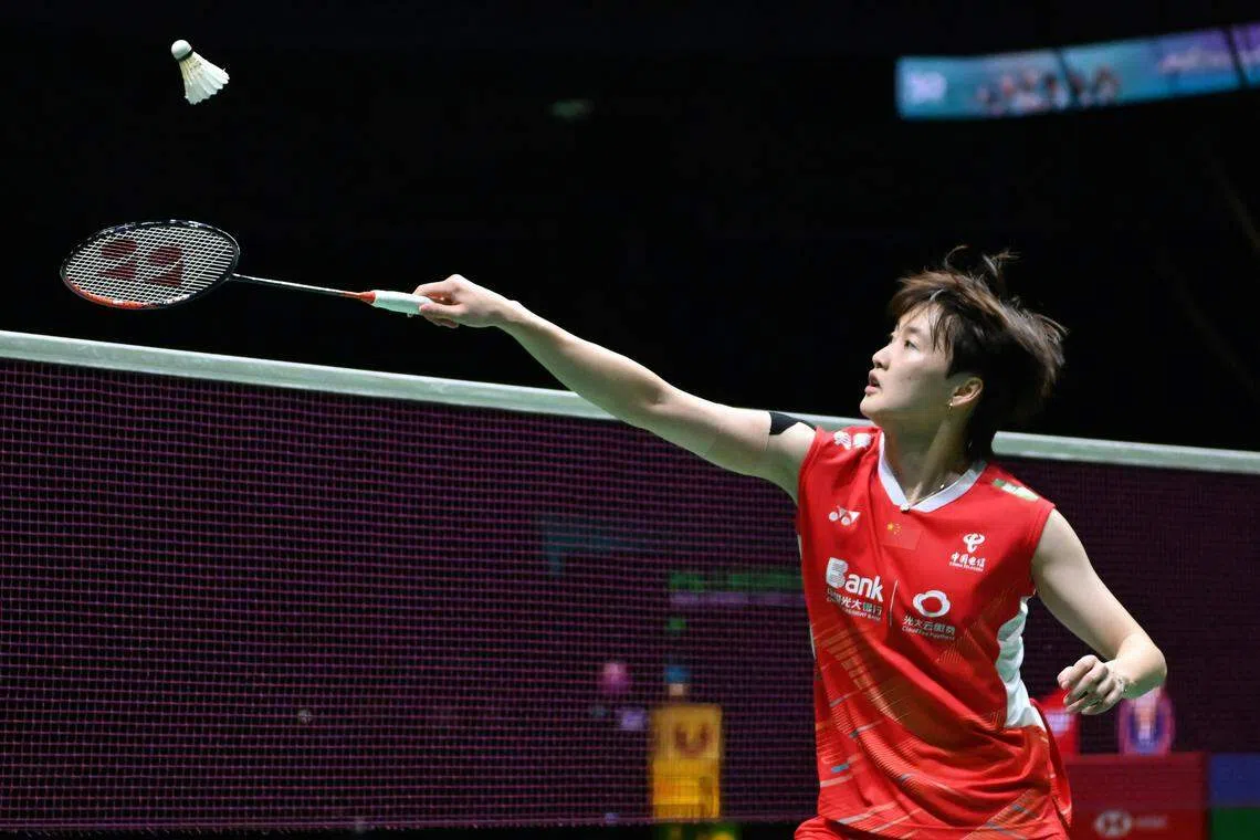 中国选手陈雨菲取得对同袍王祉怡的八连胜。图为陈雨菲在比赛中回球。（新华社）