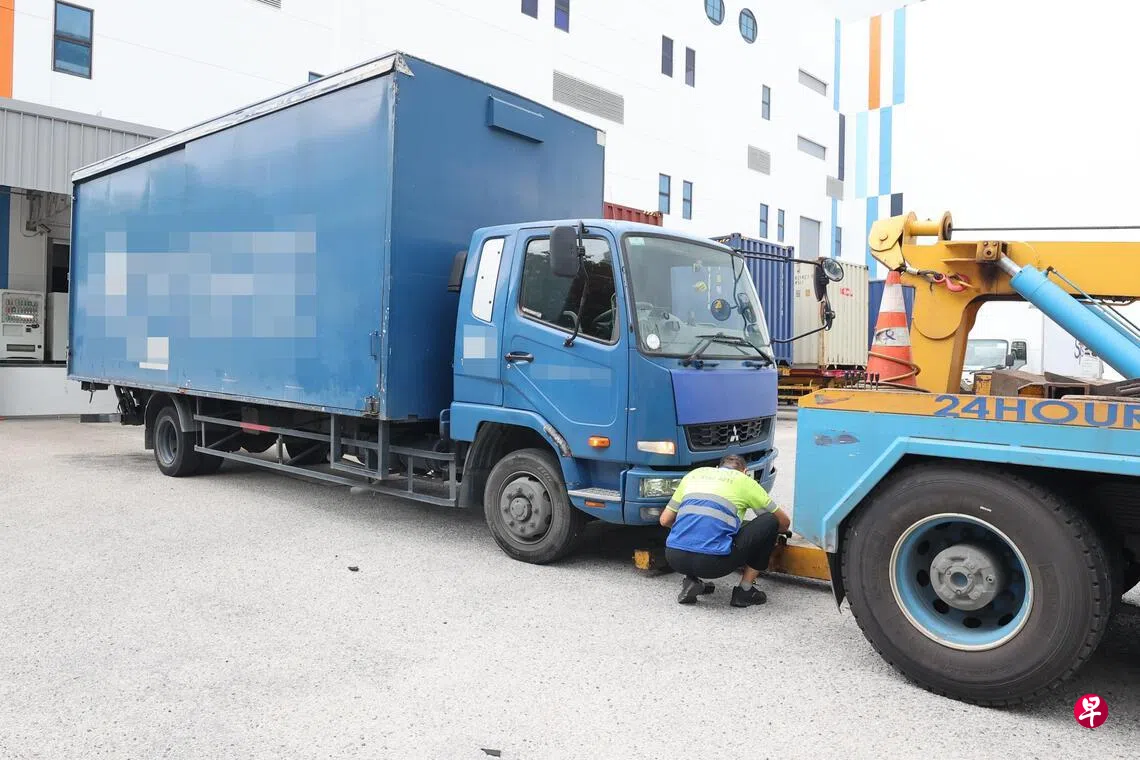 交警展开执法行动两天查获三辆未安装限速器罗厘| 联合早报