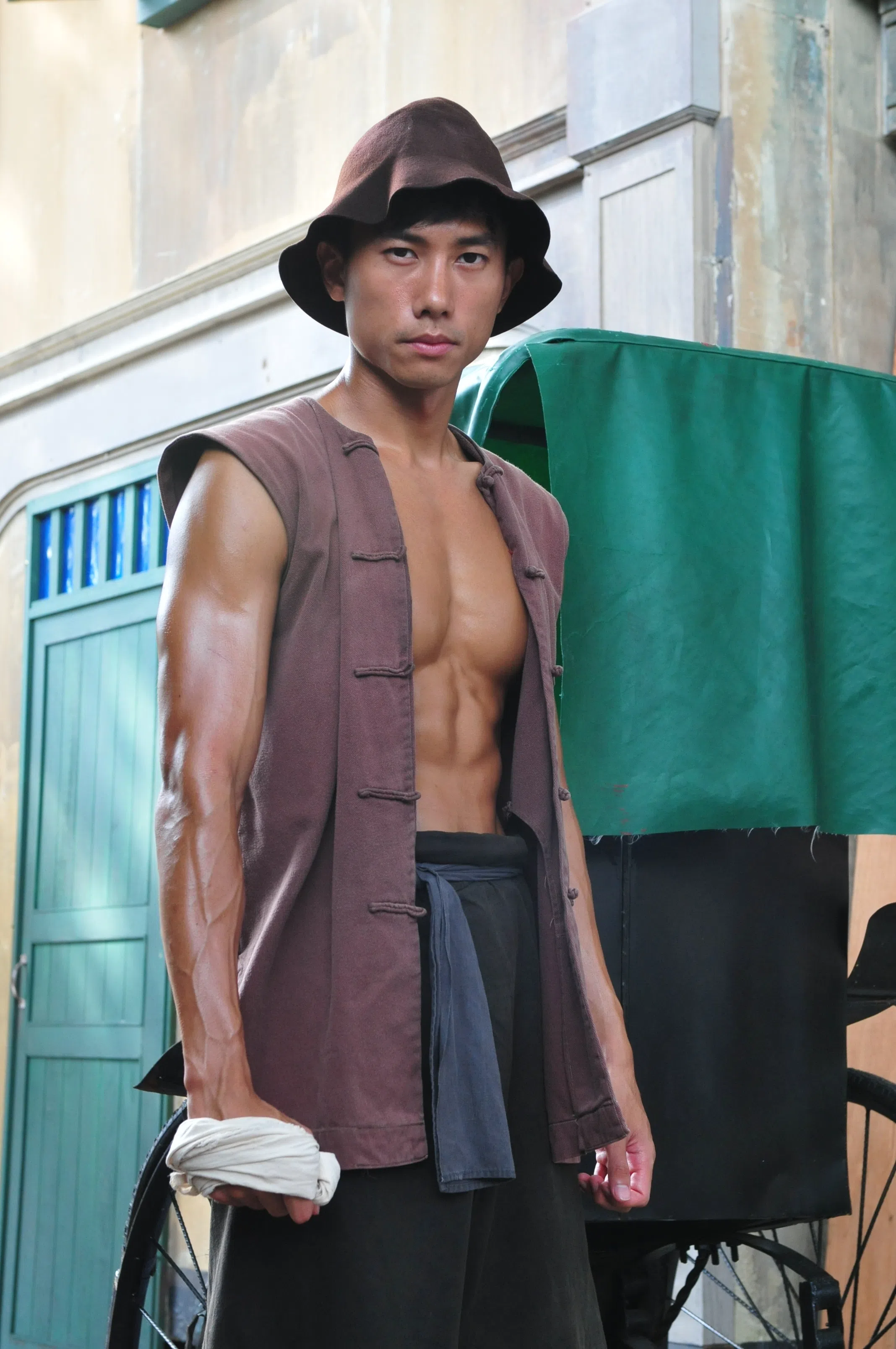 陈泂江当年凭《星洲之夜》里人力车夫的角色罗小小，崭露头角。（档案照片）