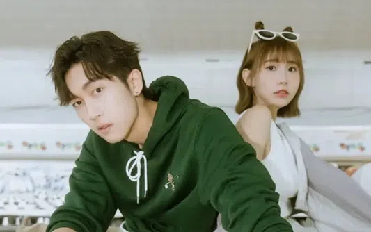 范姜彦丰（左）和妻子粿粿撕破脸，互相攻击。（互联网）