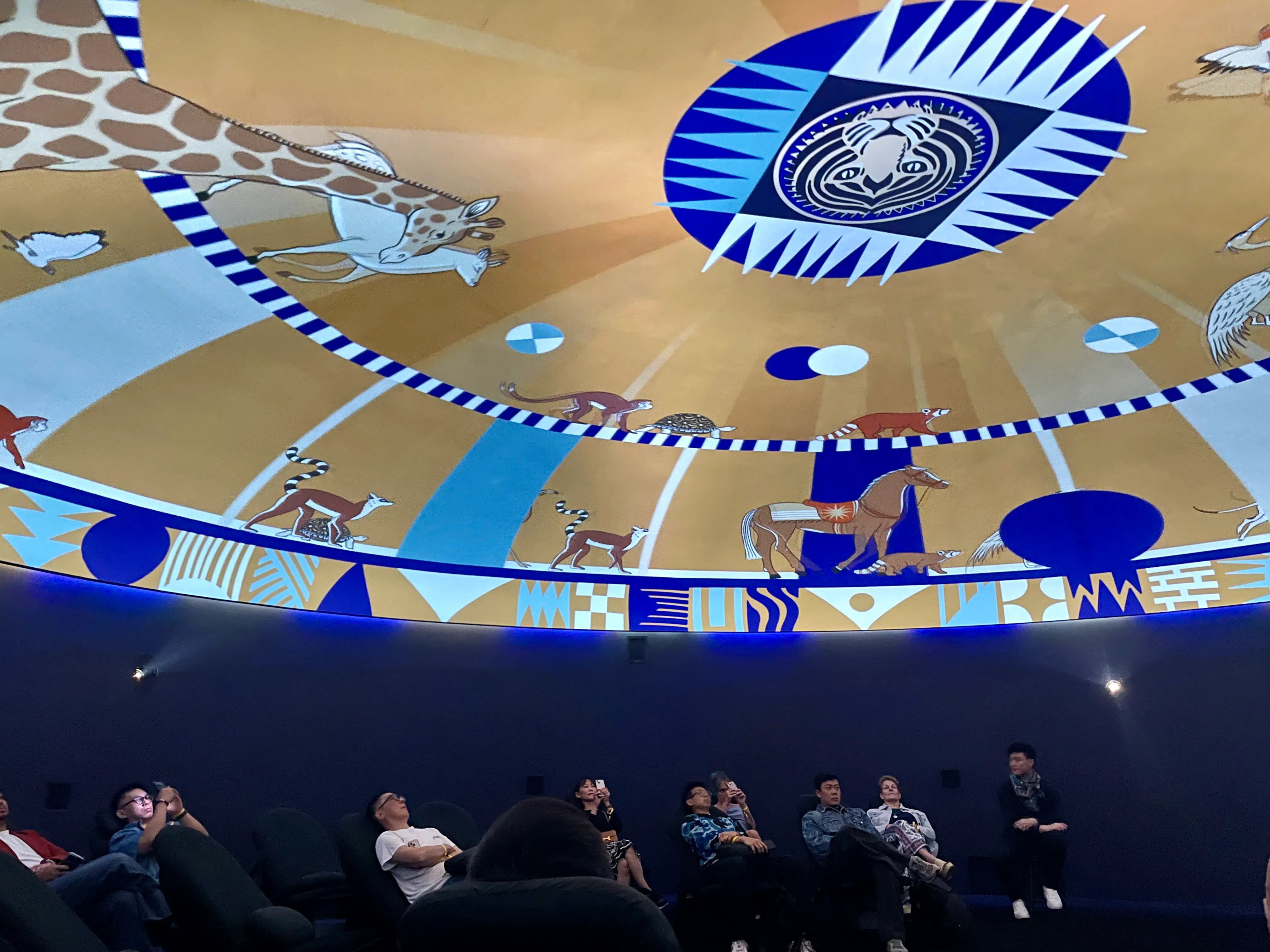 女主角的所见所闻少不了爱马仕最具代表性的马，以人马或神马的动画来呈现。（林方伟摄）