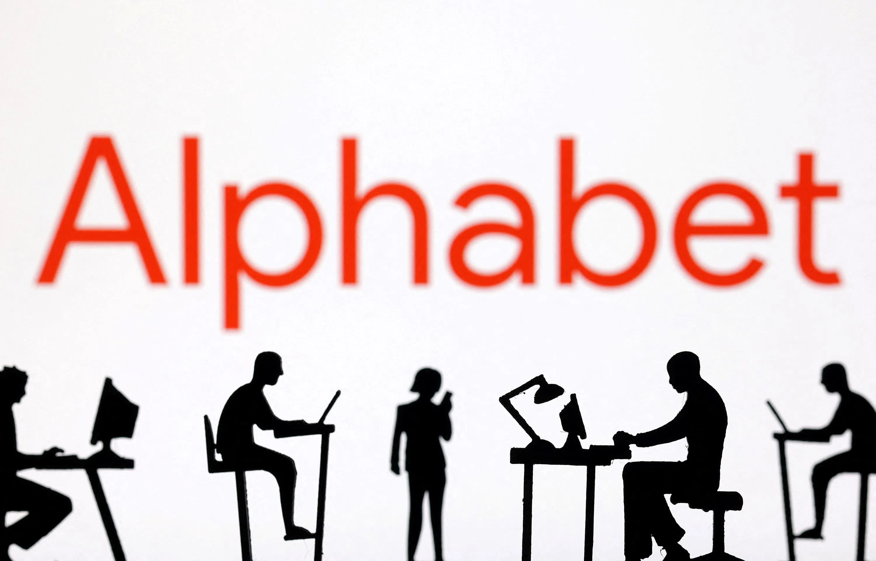 如果收购HubSpot计划落实，Alphabet预料会动用到它的部分现金储备。截至去年12月底为止，Alphabet的现金储备共有1109亿美元。（路透社）