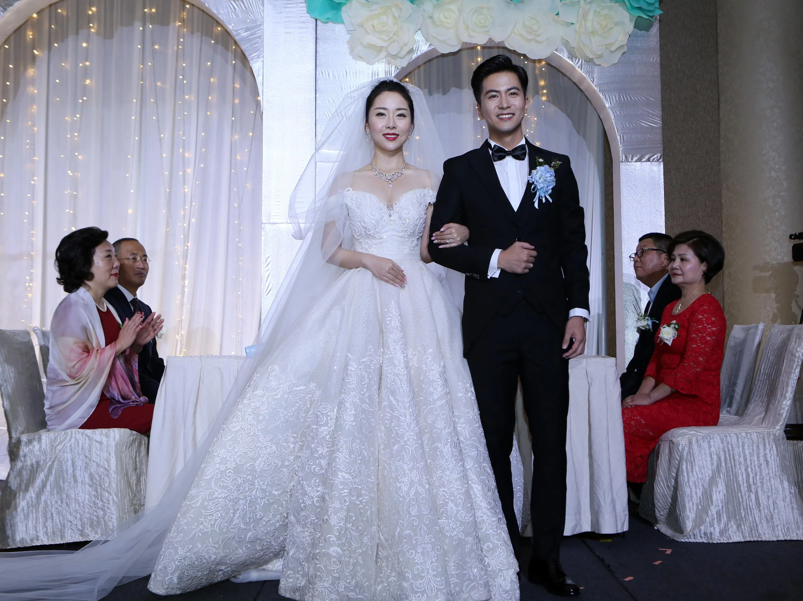 徐彬与王仪菲于2017年11月在新加坡举行婚礼。（档案照）