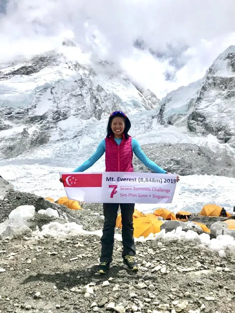 沈珮珊在2019年5月22日成功登顶珠穆朗玛峰。图为她登顶后回返营地时所摄。（受访者提供）