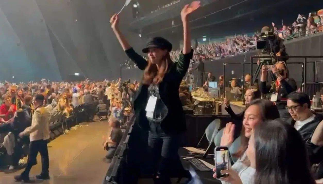 林志玲嗨到跳起来。（互联网）