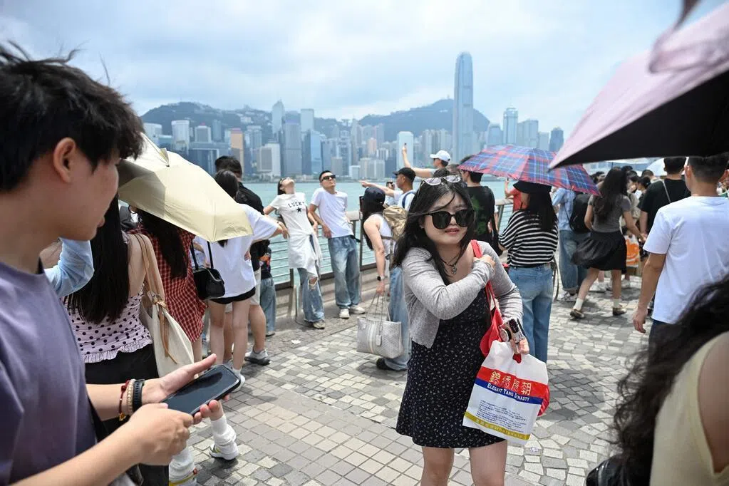 港财政司长：承接并用好两股资金流