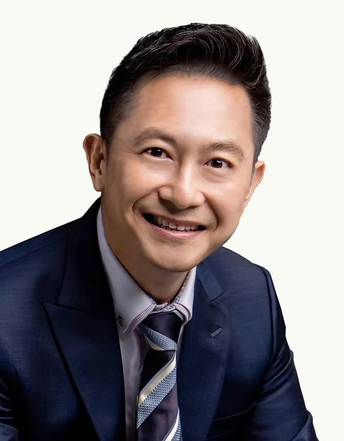 华侨银行财富咨询部总经理徐道意：投资者应重新审视投资组合，寻求多元化资产组合来抵御风险。（受访者提供）