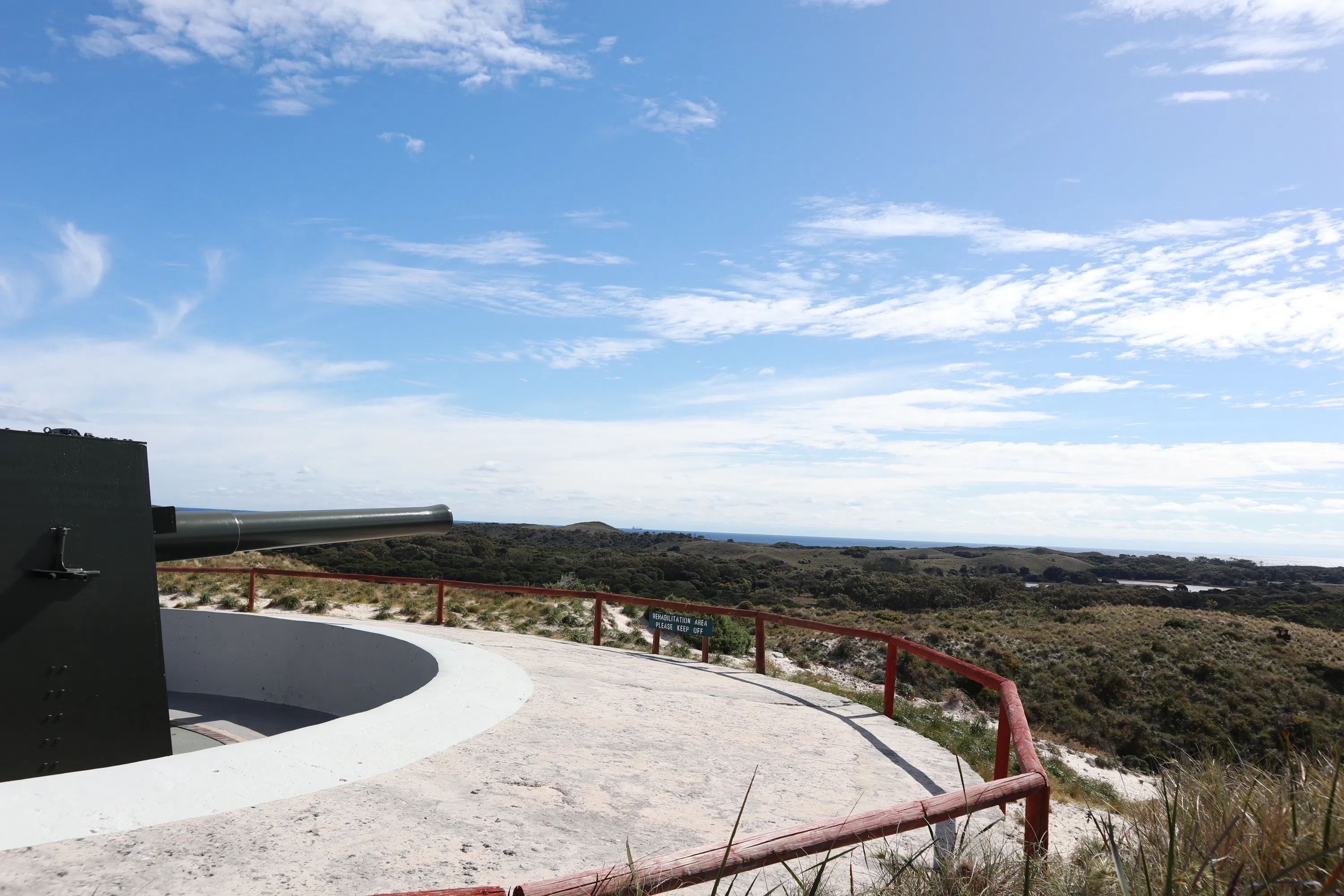 从二战时期保留至今的9.2英寸枪炮。                               （林莉琪摄）