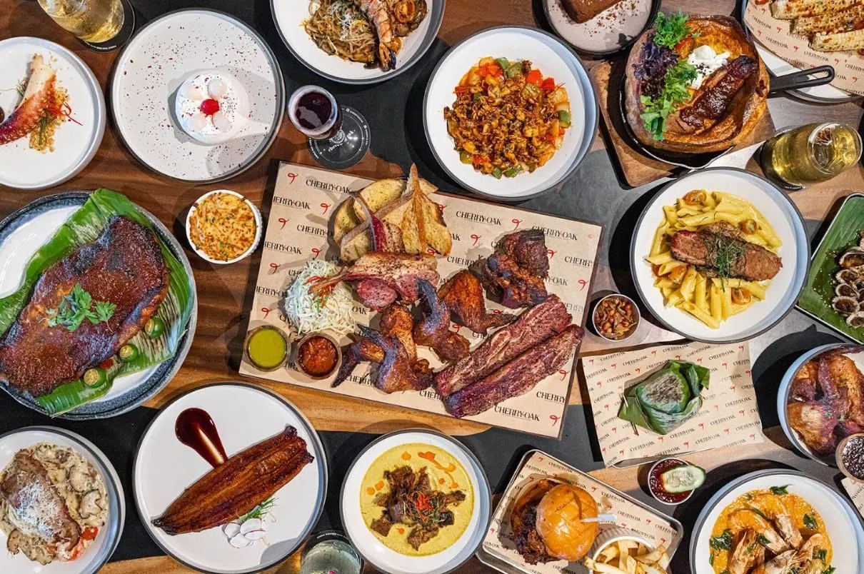 与一般西式烟熏餐馆不同，Cherry & Oak以本地味蕾为出发点，打造出别具一格的亚洲烟熏风格。（餐馆提供）