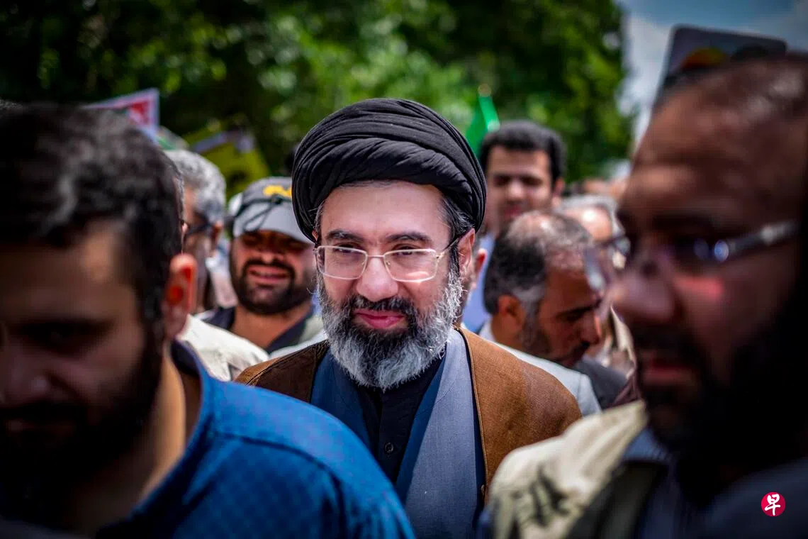 Image 15: 56岁的穆杰塔巴在3月8日的专家会议上以“决定性投票”，当选伊朗新最高领袖。 （路透社）