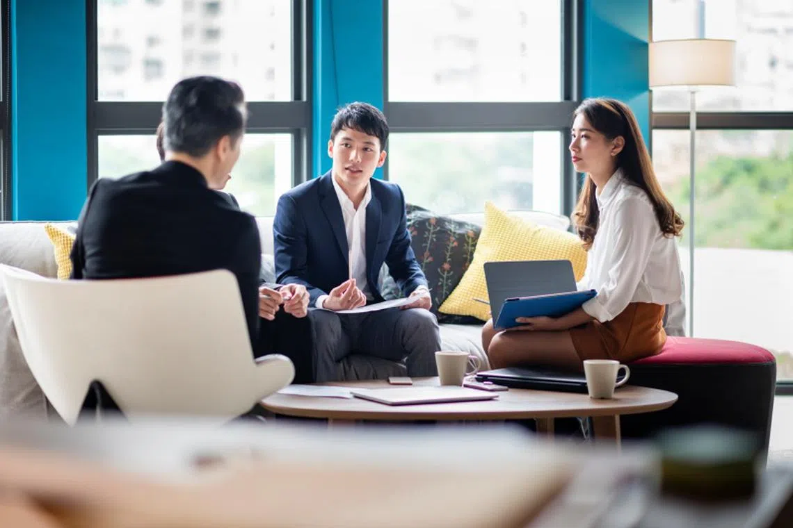 如果投资者想寻找适合自己的投资机会，往往需要投入大量的时间与精力来研究各种产品的优劣。（图/Getty Images）