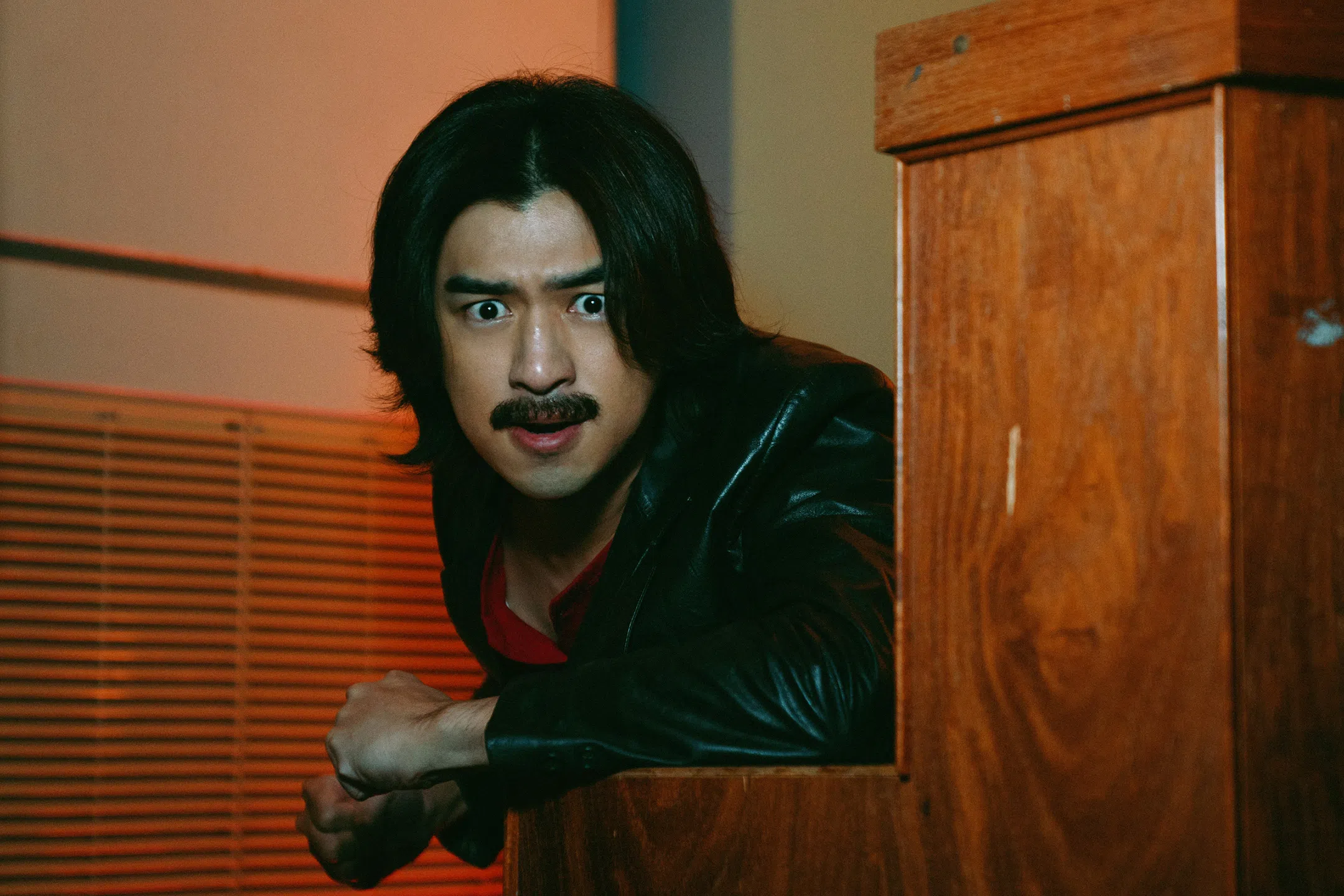 陈柏霖很喜欢《鬼才之道》剧本，除了颠覆过往角色，更大赞假胡子是神来之笔。（索尼影视娱乐提供）