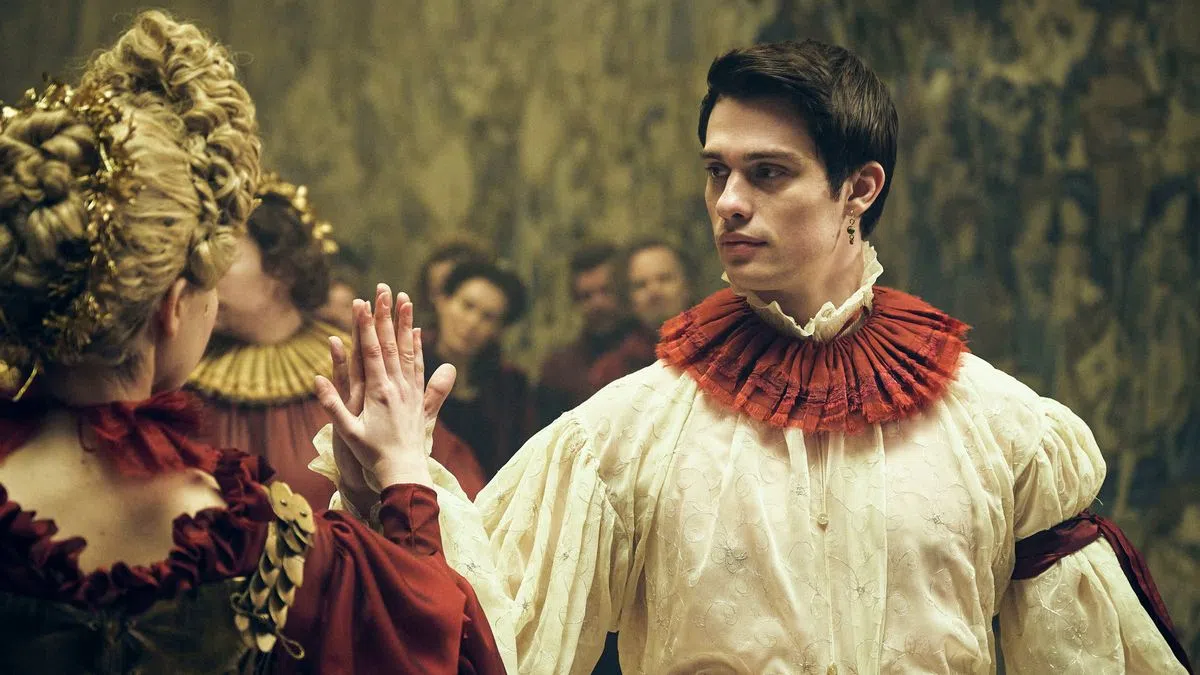 29岁的尼古拉斯家利提尼演绎号称历史上全欧洲最帅的男人乔治。（互联网）