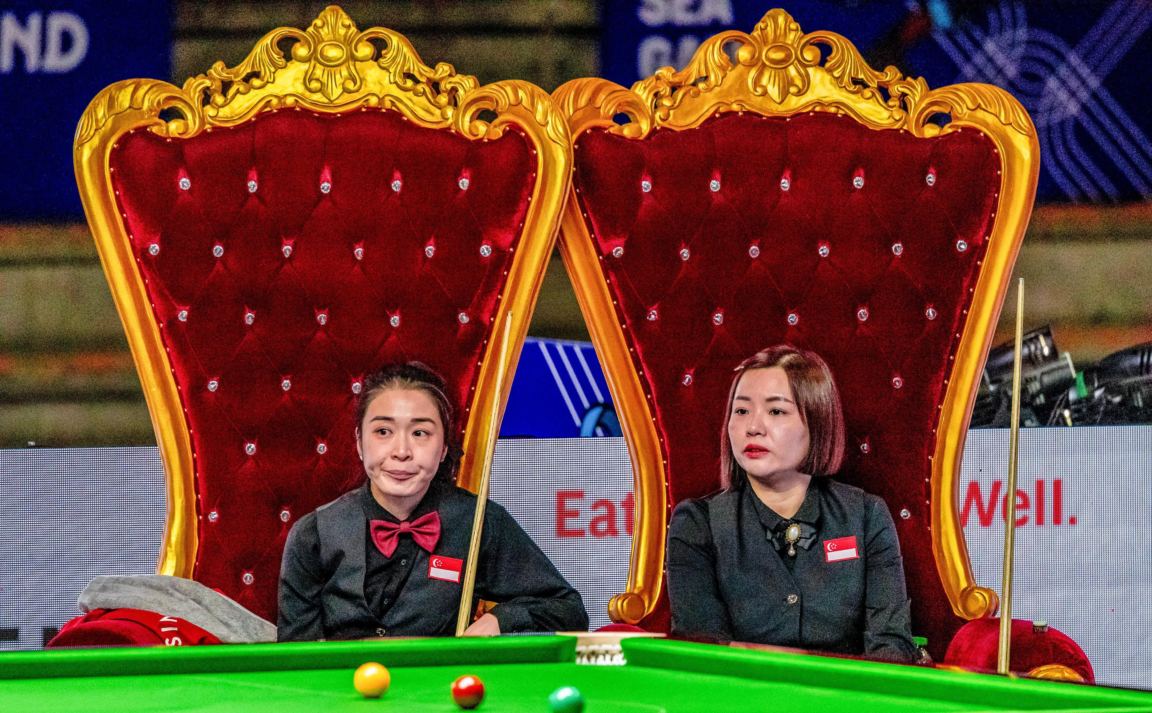 蔡志蔚（右）和蔡佩芬为我国在斯诺克赛事获得一枚铜牌。（新加坡全国奥理会提供）