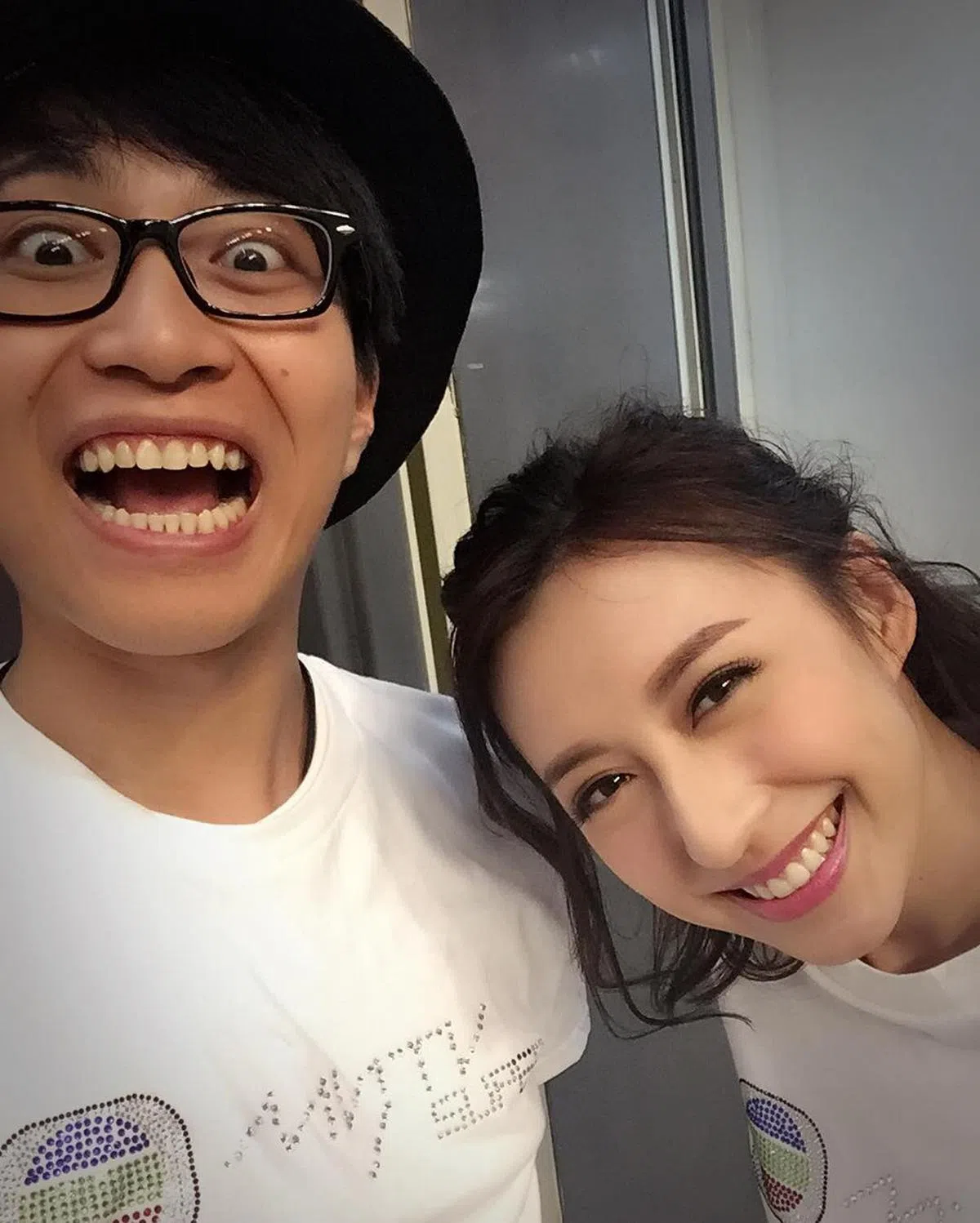 吴业坤（左）与龚嘉欣曾传来电。（IG）