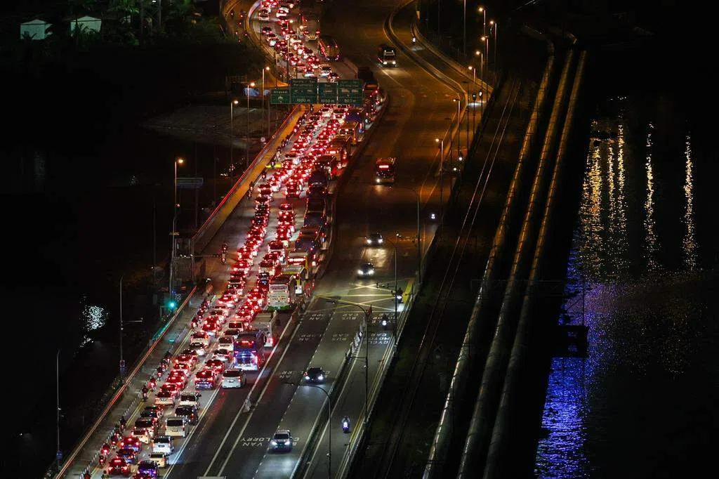 哈芝节长周末五天 新马陆路两关卡通关人次逾240万 