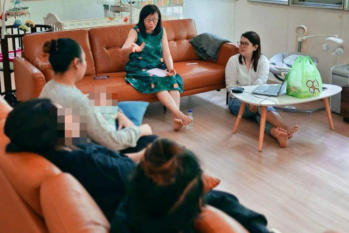 为身陷困境的孕妇提供住处等支援的Safe Place每星期主办一两场工作坊，同孕妇和新手妈妈们分享育婴或心理健康等知识，协助她们更好地面对生活。（受访者提供）