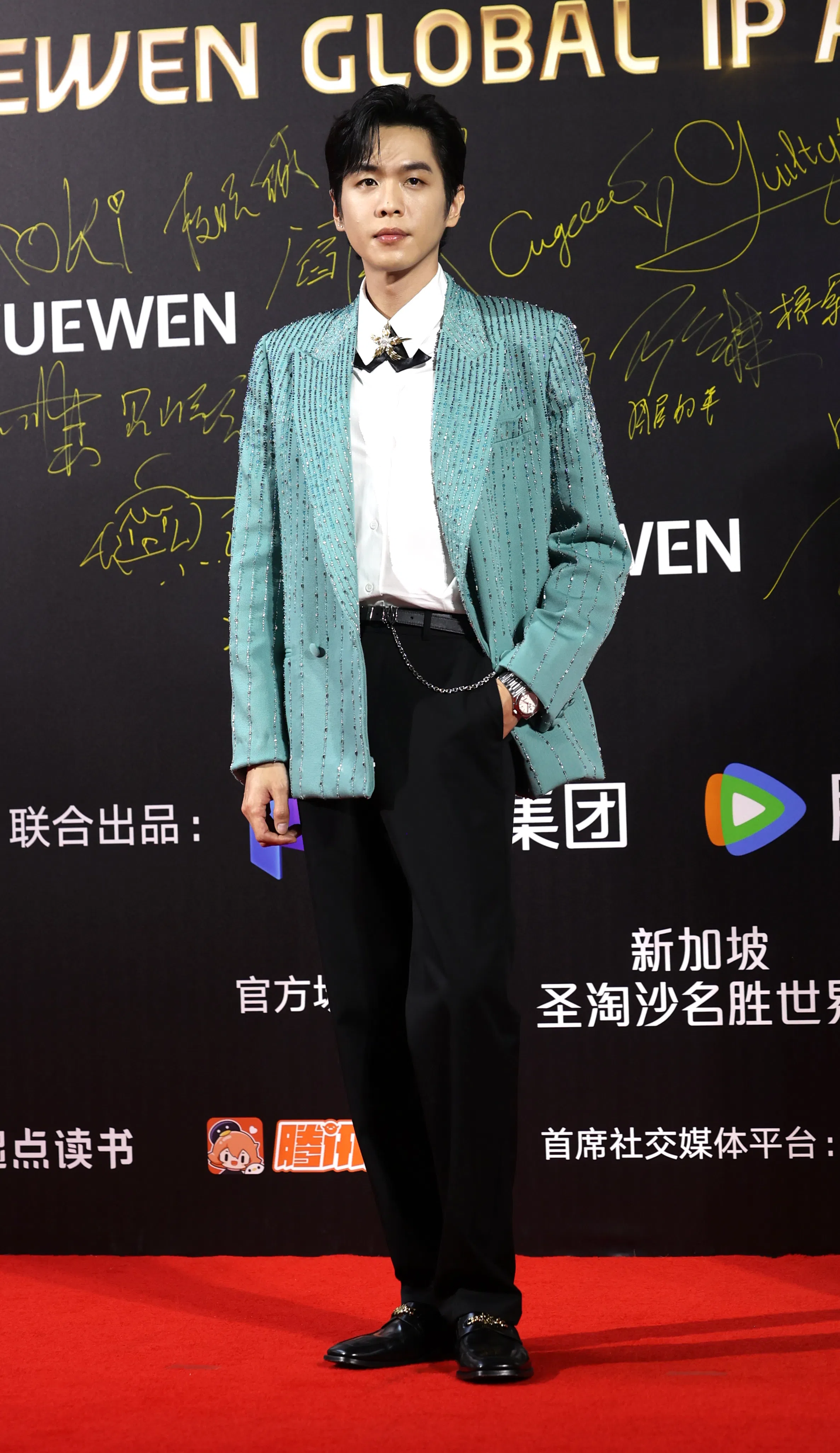 张若昀谈吐有内涵散发独特魅力。（新明日报）