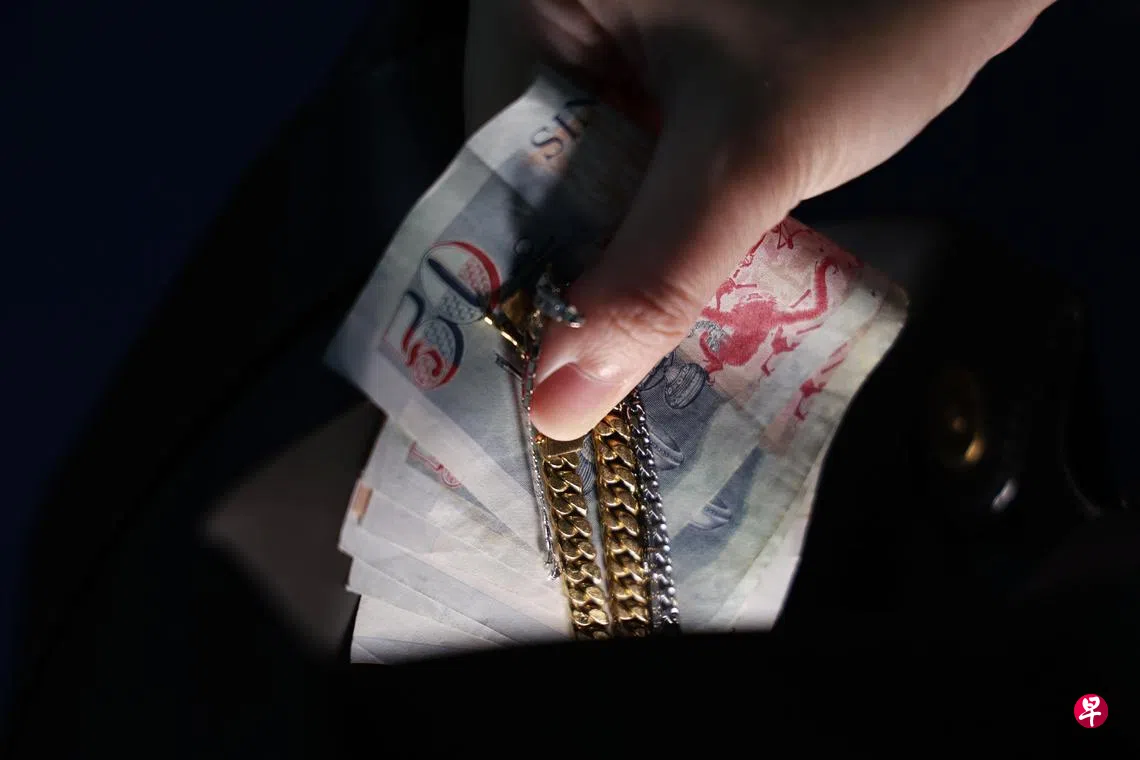 把金项链变树叶四人涉多起祈福骗案被控| 联合早报