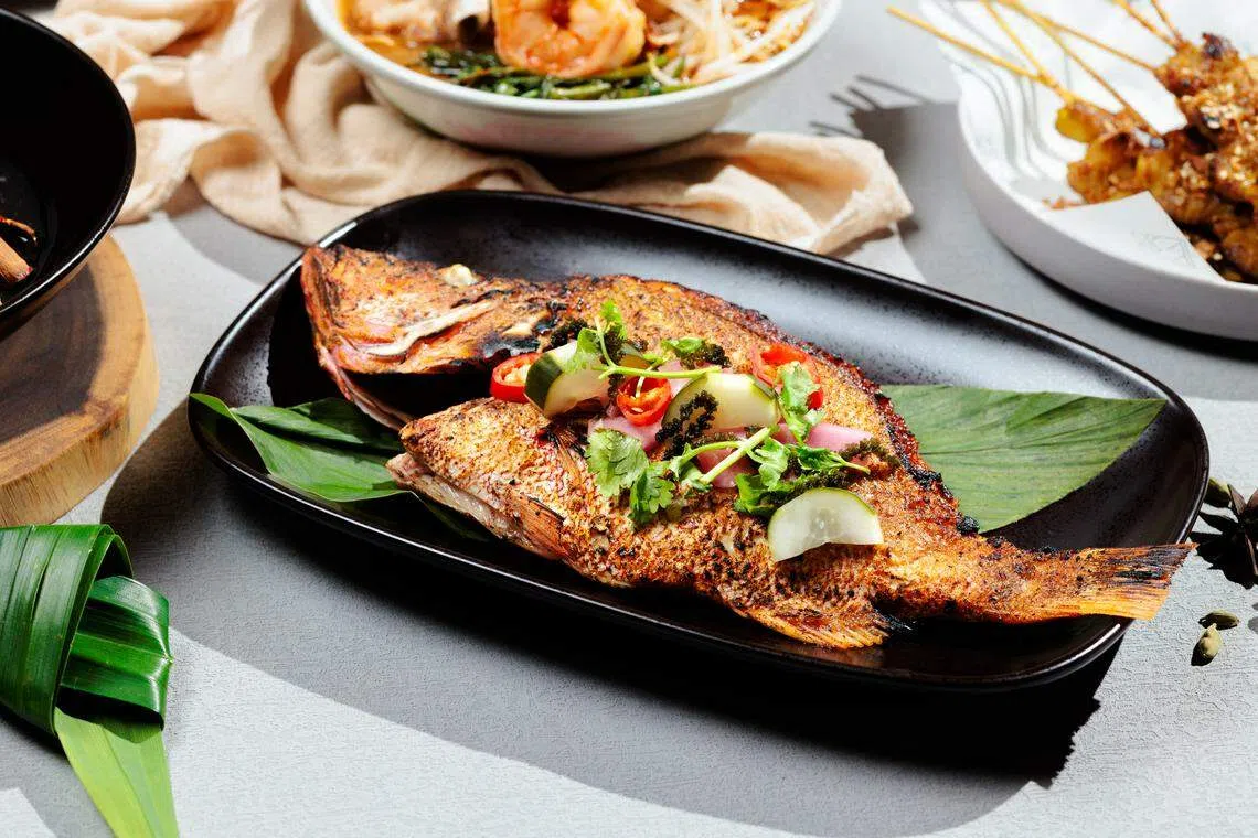 Changi Ikan Sumbat Sambal采用本地红绸鱼，抹上特制参峇酱。（餐馆提供）