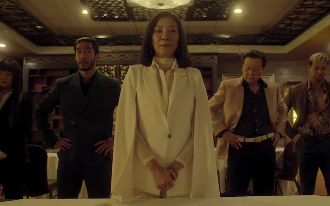 杨紫琼（中）有望在《孙家兄弟》第二季执掌黑帮。寇世勋（右二）在第一季演狡诈狠辣的黑帮老大，颇有说服力。（互联网）