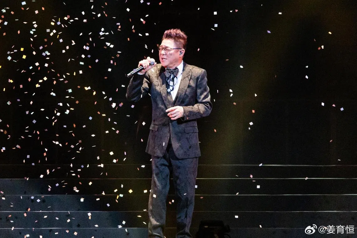 姜育恒发行过近400首歌曲，为演唱会挑选曲目是件头痛的事。（取自姜育恒微博）