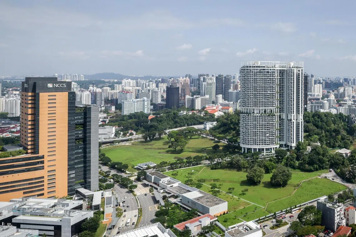 珍珠山的预购组屋项目将建在欧南园地铁站毗邻，靠近珍珠山公园，以及在2020年重建为万宝轩（One Pearl Bank）的私人公寓。（叶振忠摄）