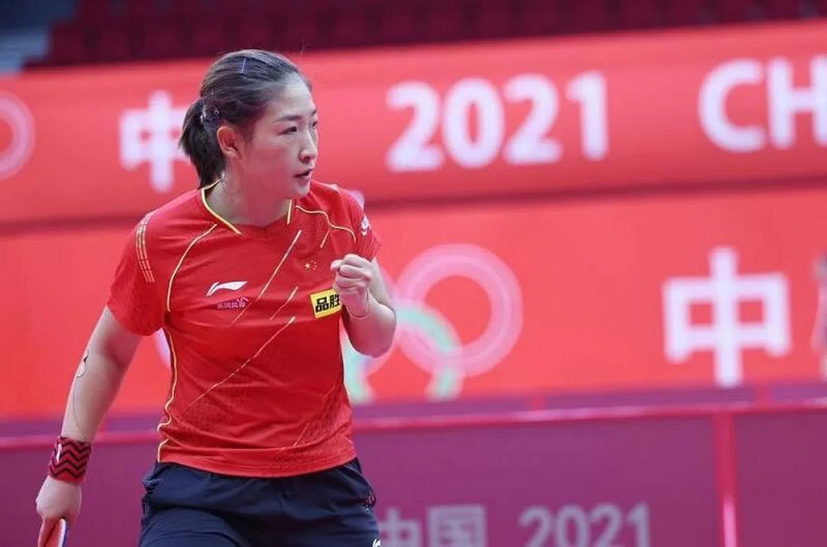 2019年世乒赛女单冠军刘诗雯同样深受伤病和手术困扰。（新华社）