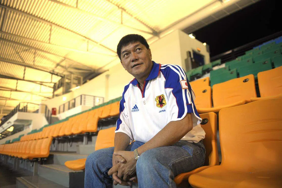 球员时代担任前锋的何光福，是1977年帮助我国赢得马来西亚杯（又称“金杯”）的成员之一。（档案照）