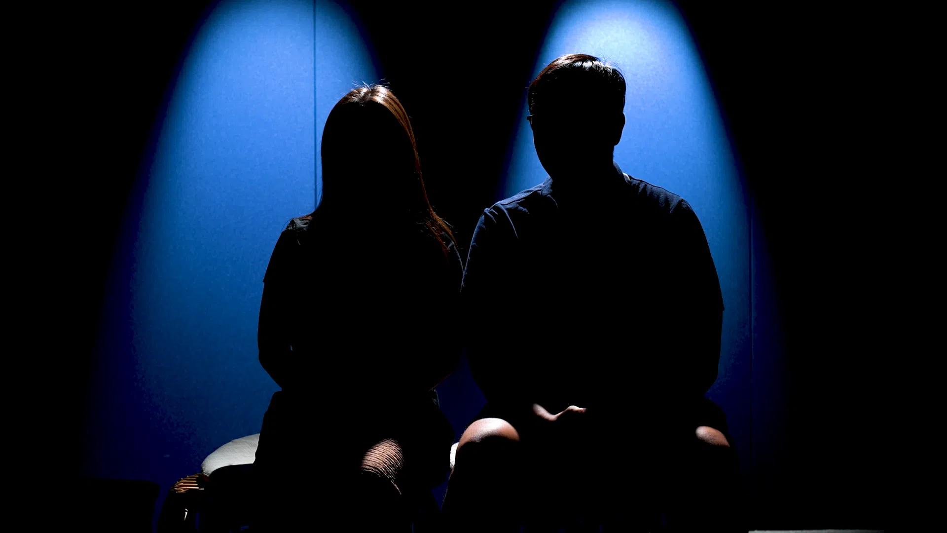 计划在今年11月结婚的新人陈俊（化名）和美芬（化名），婚前两个月被摄影师“放鸽子”。（视频截图）