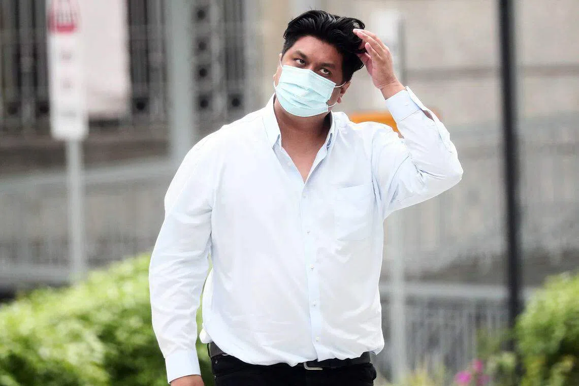 迪克什2022年8月5日抵达法庭时被拍。 （档案照）