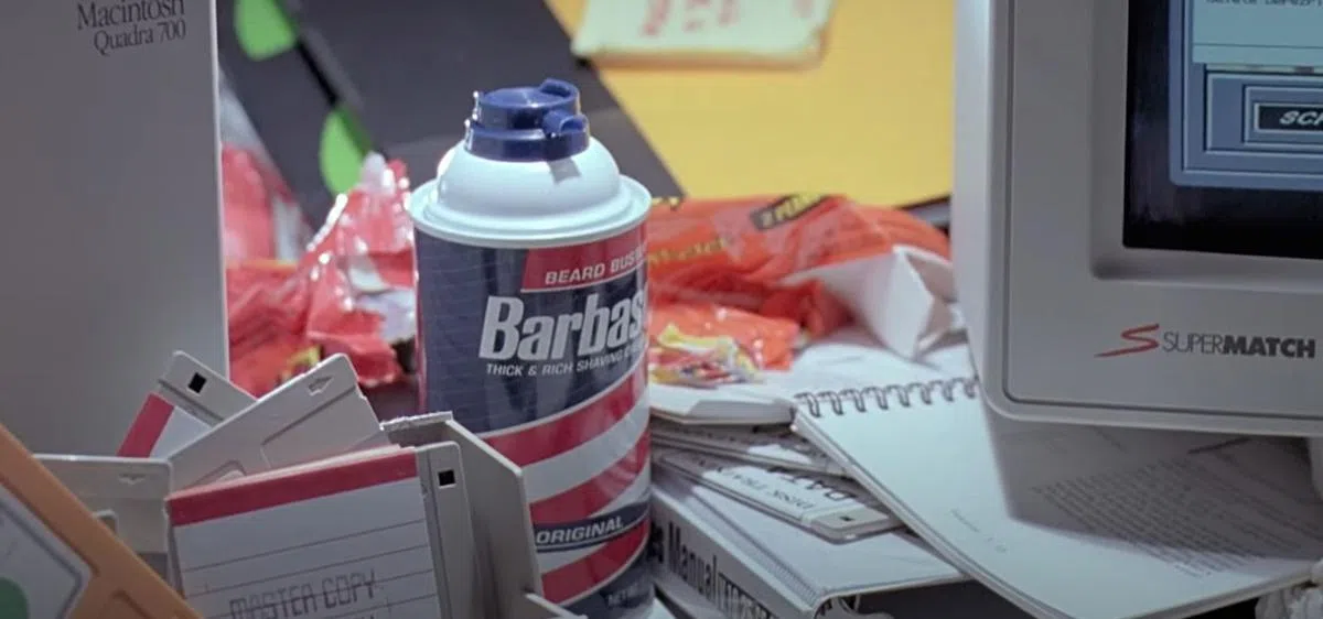 这罐刮胡膏你还记得吗？（取自电影截屏）