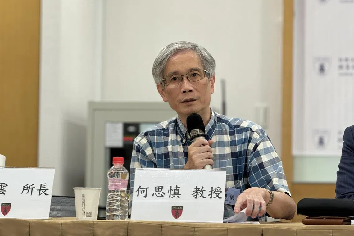 何思慎指出，新任日本自民党总裁石破茂历任日本防卫大臣，为国会议员中少见的“防卫族”。 （缪宗翰摄）