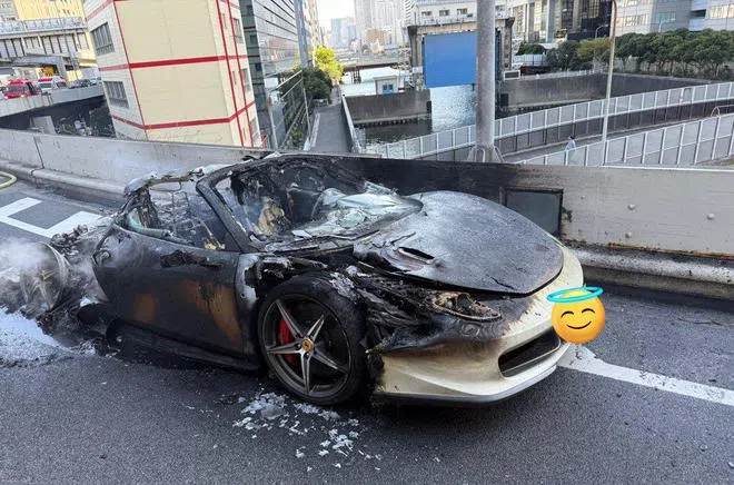 失火把豪车烧成灰烬，40万元瞬间化为乌有。（互联网）