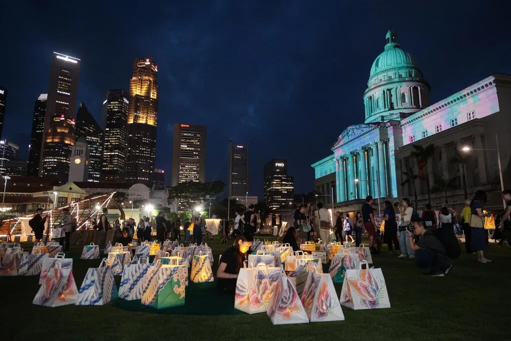 昼夜璀璨艺术节9日晚点亮 公众可走进草坪享受互动装置