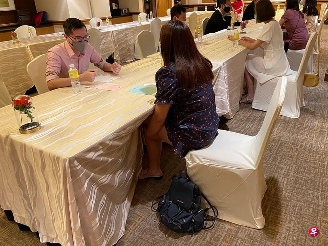 忧约会应用遇骗子更多年轻人报名红娘公司| 联合早报
