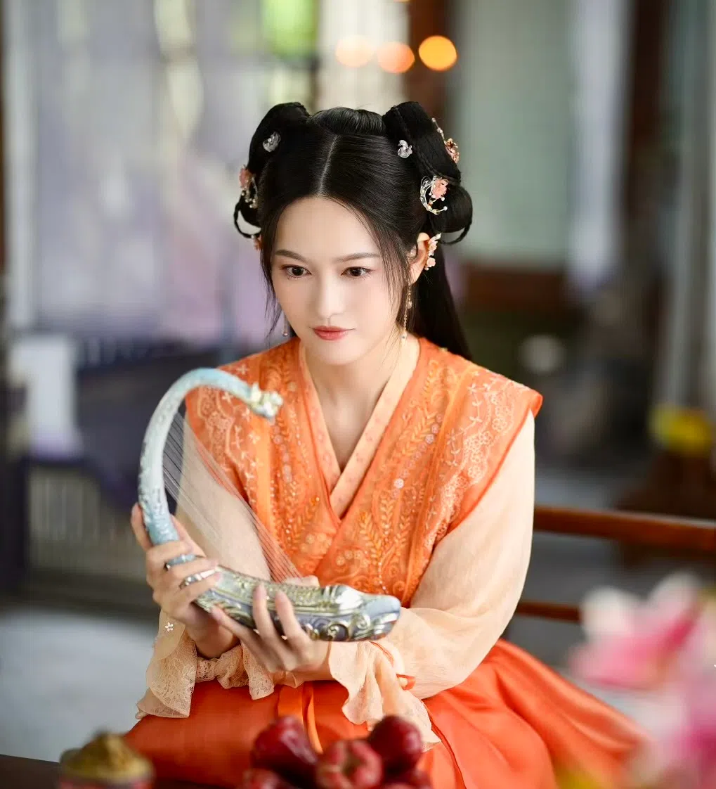 陆婷玉在《勿扰飞升》饰演的亡国公主箜篌机缘巧合进入修仙世界。（取自剧集微博）